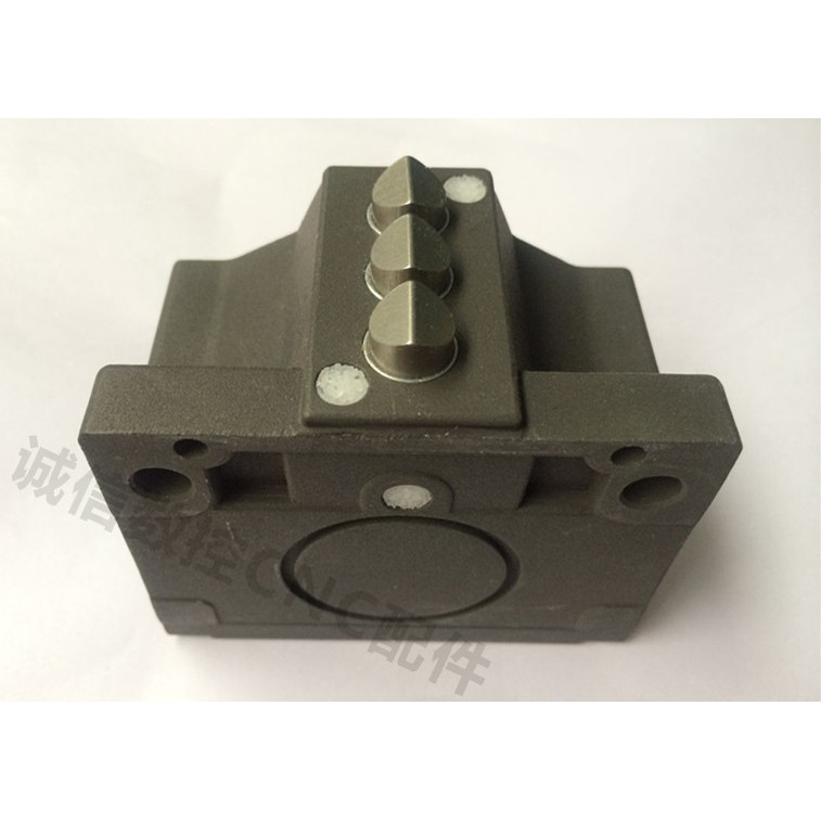 ยี่ห้อใหม่เยอรมนี BALLUFF (BALLUFF) สวิตช์จังหวะ BNS819-B03-D12-61-3B