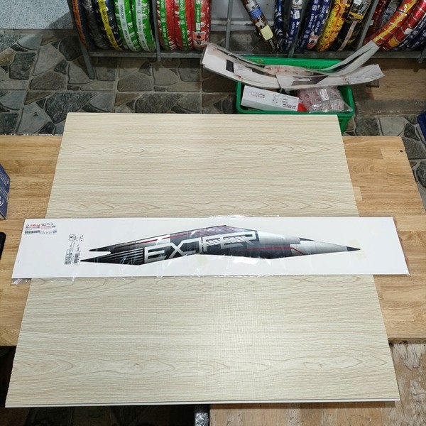 Ex 11 Lower Side Stamp Right (A)(1S9A) รถสีดํา 1121 Dollar 1S9F17F40000