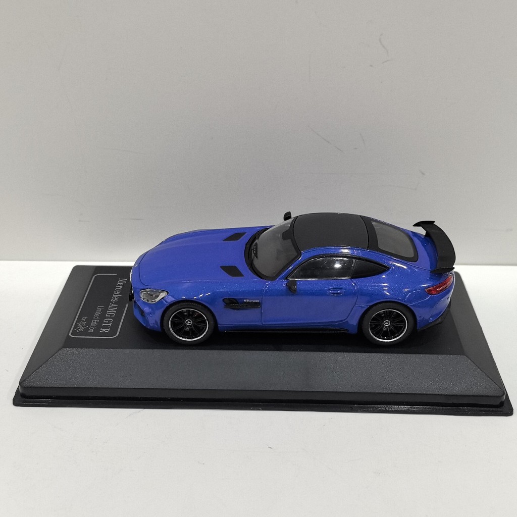 CMR 1: 43 MERCEDES BENZ AMG GT-R MERCEDES-BENZ รถรุ่นโลหะผสมสีฟ้าพื้นผิวสี Meassles Unobvous ทางกายภ