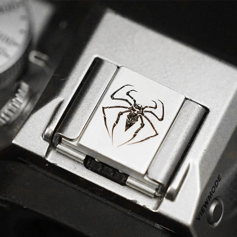 สําหรับ Olympus O-M1 E-M1X PEN-F กล้องร้อนรองเท้าโลหะกล้องตกแต่งสําหรับ Canon 90D Fujifilm Nikon Z8 