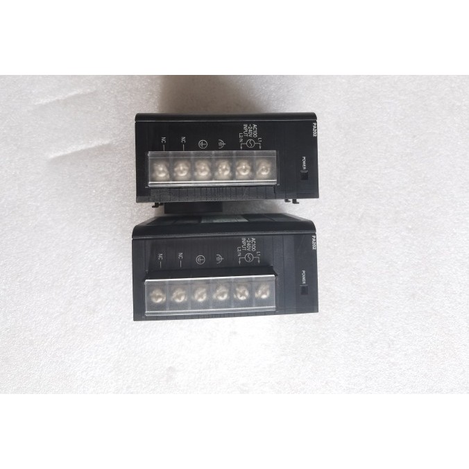 A026 * เครื่องถอดชิ้นส่วนดั้งเดิม OMRON CJ1W-PA202 Package Good Color Very Beautiful Ready Stock