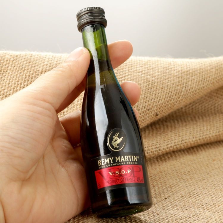 Human Head Ma Xiaoyang รุ่นไวน์ VSOP เขตแชมเปญคุณภาพสูงแชมเปญบรั่นดี 50ml ขวดแก้ว 25.9.9