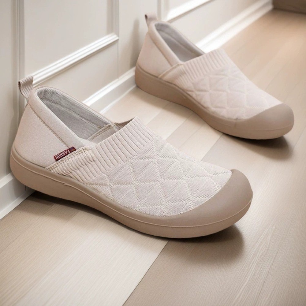 ท้าผ้าผู้หญิงฤดูใบไม้ผลิรองเท้าผ้าสไตล์ปักกิ่งแบบเก่าพื้นนิ่มรองเท้าคุณแม่ระบายอากาศแบบสวมได้ระบายอากาศแบบสวมรองเท้าน้ำหนักเบารองเท้าทำงานสำหรับคนอ้วน ✨bhapyth.ooi27.th✨