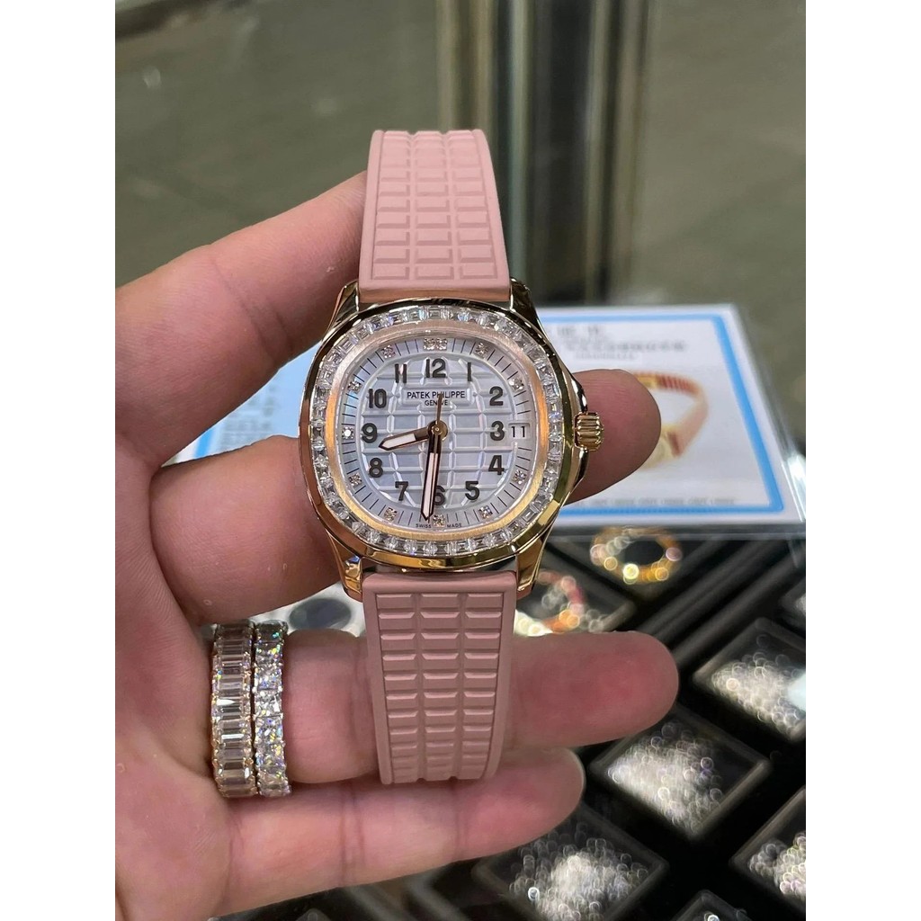 ที่กําหนดเอง 18K Gold Moissanite Diamond รุ่น 5072R Grenade Circle Movement D สี T Square Moissanite