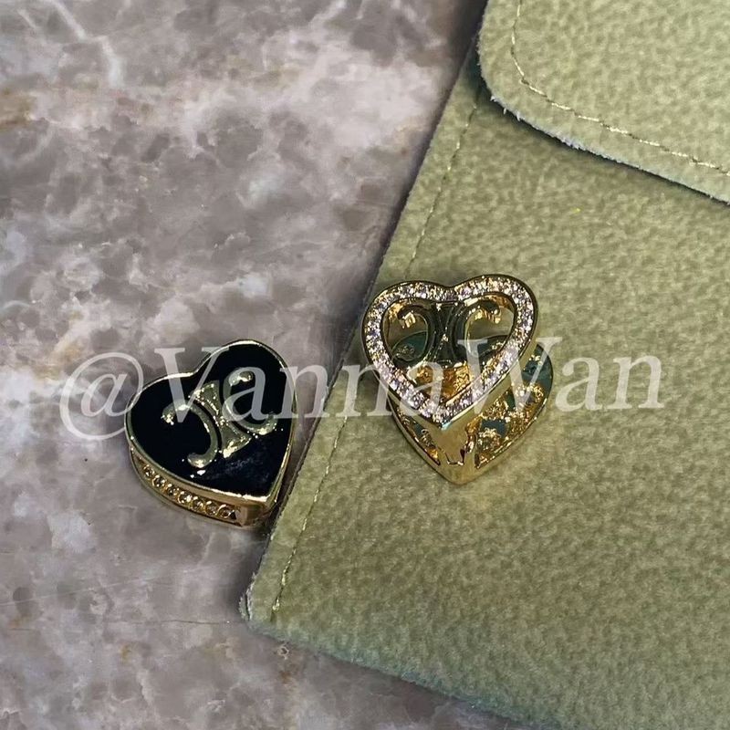 [เมี่ยวม] สวยสุด!French Love Flash ต่างหูเพชรหญิง 2025 สไตล์ใหม่สองด้านสวมใส่ High-End All-Match ต่างหูต่างหู