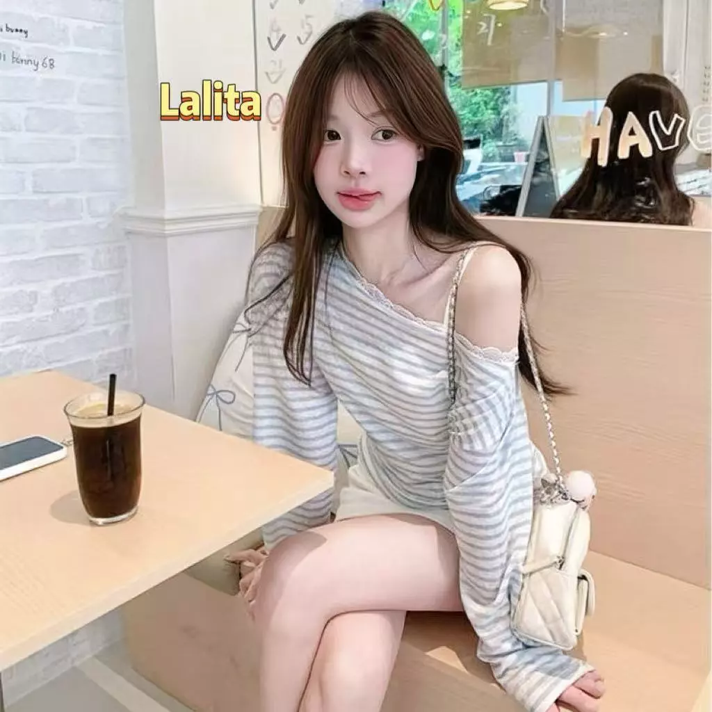 Lalita ส่งไวจากไทย เสื้อท่อนบน ลายทางสีฟ้า แต่งลูกไม้ น่ารักสไตล์เกาหลี ผ้านุ่ม ใส่สบาย