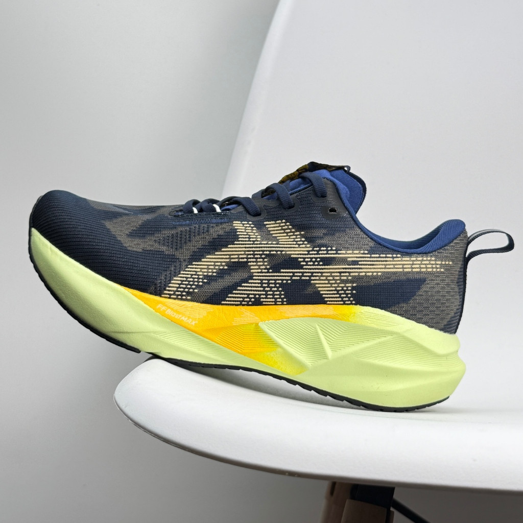 ASICS NOVABLAST 5 รองเท้าวิ่งกันกระแทกน้ําหนักเบา 1011B974-002-100-400 1011B975 G94Q