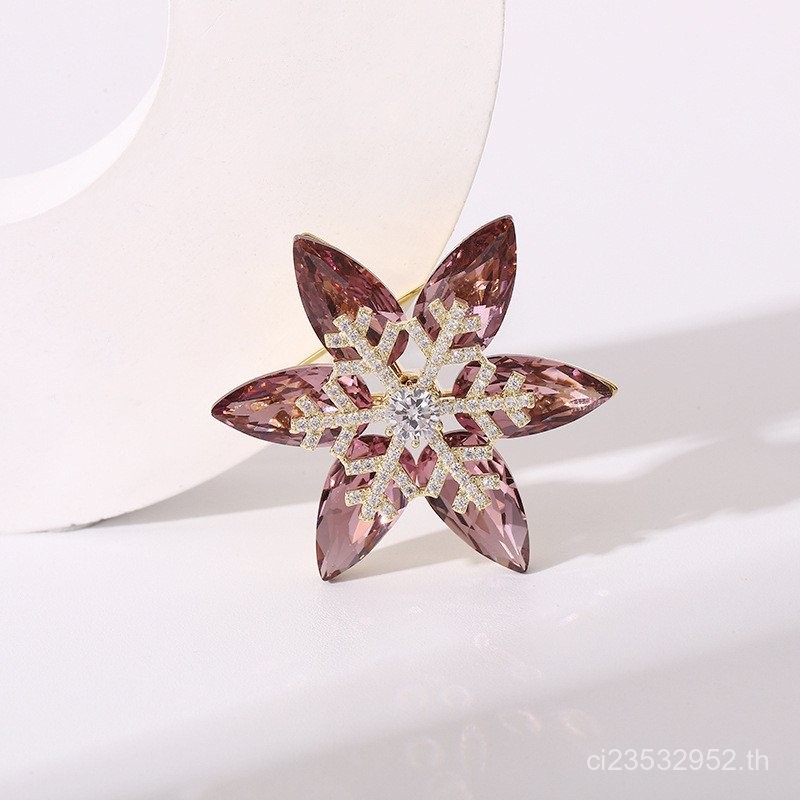 เข็มกลัดคริสตัล Yijia Snowflake สไตล์ใหม่หรูหรา