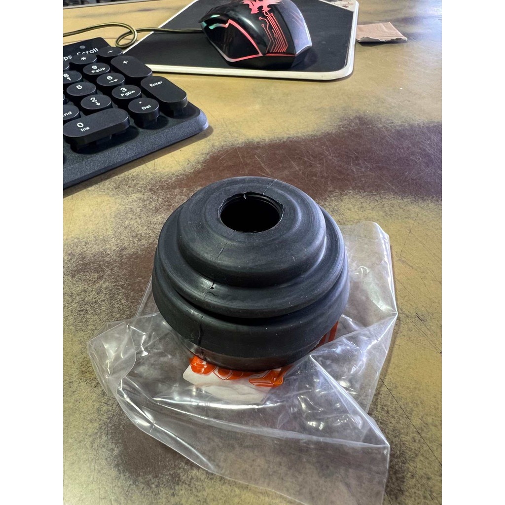 ยางกันฝุ่นกระบอกเบรค HINO S700