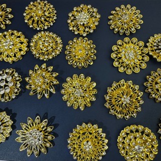 เข็มกลัดประดับผ้าไทย หรูหราแบบโบราณ เพื่อเพิ่มความหรูหราและค…