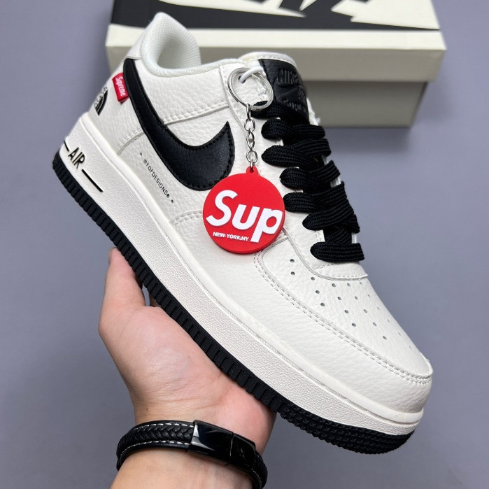 รองเท้าผ้าใบ รองเท้าผ้าใบลําลอง Air Force 1 07 SU2305-001 TFZT LTIY