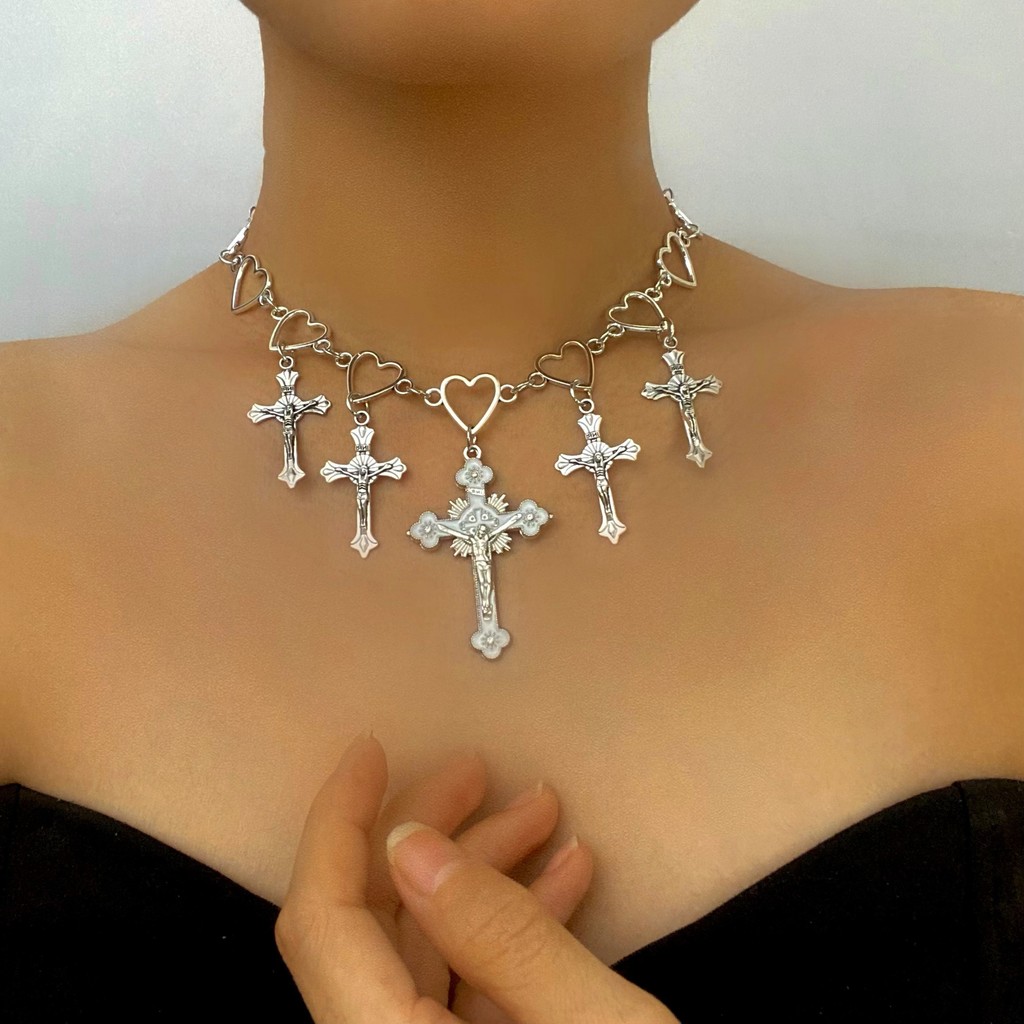 ยุโรปและอเมริกา Abi Simple Hollow Heart Cross สร้อยคอ Niche Sweet Cool สไตล์เย็น Punk สร้อยคอ