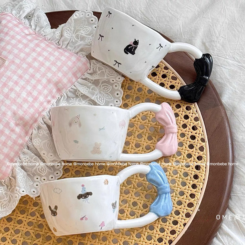 แก้วนม แก้วกาแฟ ลายแมวน่ารัก ที่จับโบว์ ใช้ไมโครเวฟได้  มี 3 ลายให้เลือก พร้อมส่ง