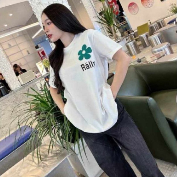 เสื้อยืดแขนสั้น ลายดอกไม้ Rally Mardi ลายแฟชั่นเกาหลีสุดฮิต สีดำ สีขาว เสื้อผ้าแฟชั่นผู้หญิง-ผู้ชาย