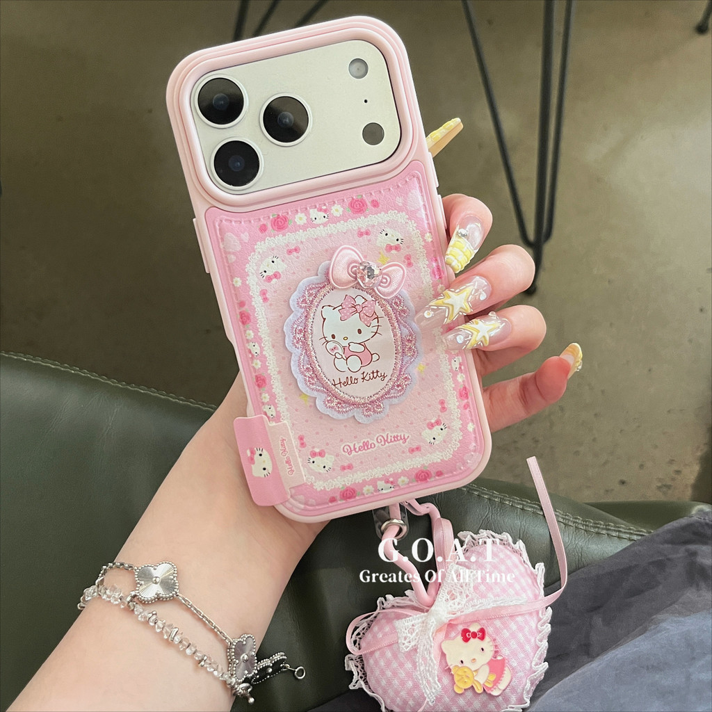 GOAT Tag สติกเกอร์น่ารักการ์ตูนสีชมพูดอกไม้พิมพ์เข้ากันได้สําหรับ iPhone 17 16 15 13 14 PRO MAX iPhone 17 PRO MAX ป้องกัน anti-drop กลับกรณี