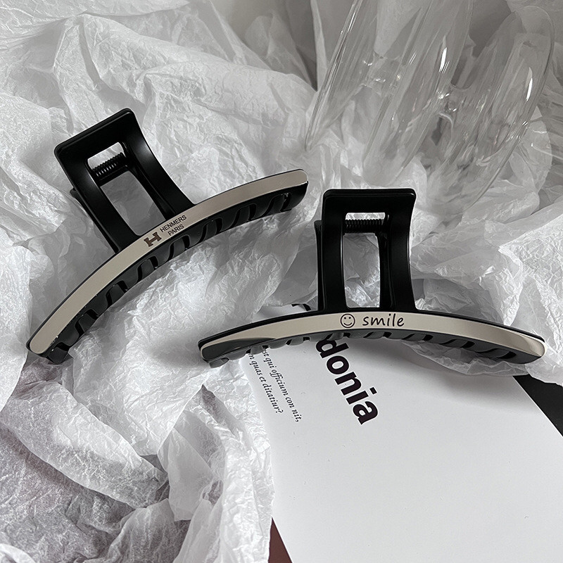 claw clip ใหญ่ เกาหลีอารมณ์เรียบง่ายสูงสีเงินไทเทเนียมเหล็ก H ตัวอักษรยิ้มคลิปหนีบผมขนาดใหญ่หลายแผ่น