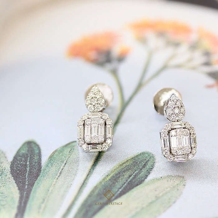 Gems Heritage   ต่างหูเพชรติดหู ทรง emerald cut (erwg195) เพชรแท้น้ำ 98 VVS2-VS1 เรือน 18K ทองคำขาว