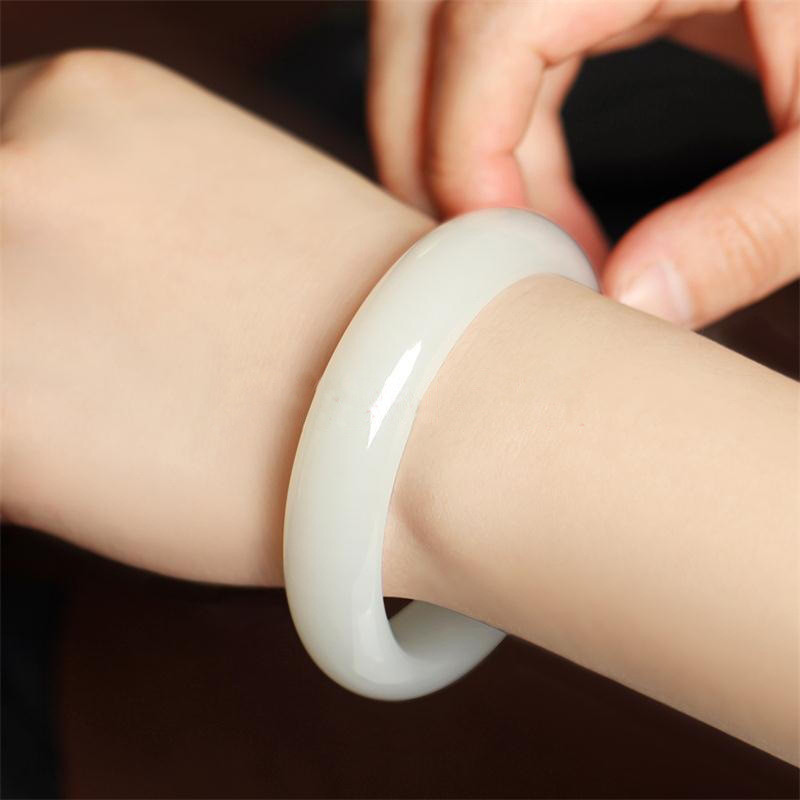 สร้อยข้อมือหยกสีขาวคุณภาพดีจากอัฟกานิสถาน ออกแบบอย่างประณีตสำหรับผู้หญิง