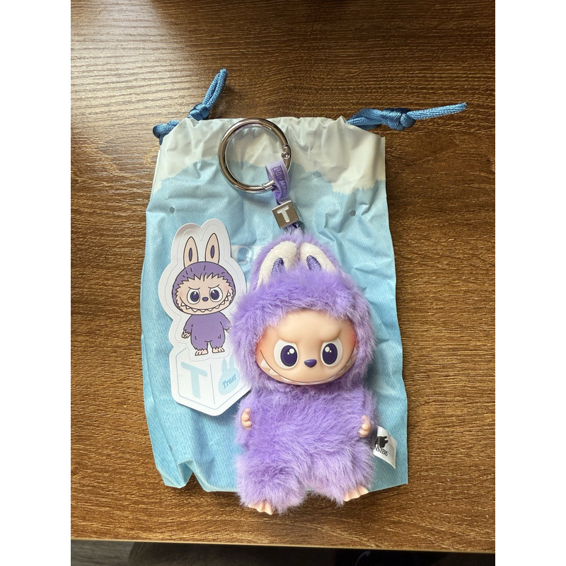 Pop Mart Labubu Pin ของแท้สําหรับ Love T" Letter