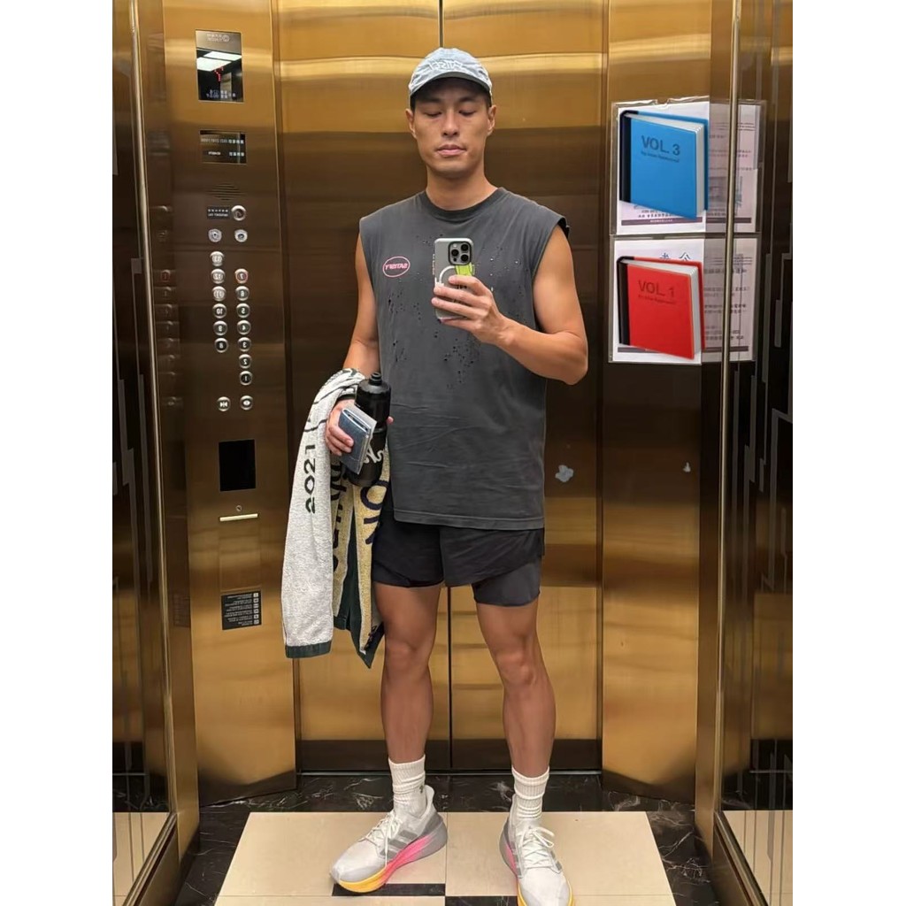 เสื้อยืดแขนสั้น SATISFY สำหรับฤดูใบไม้ผลิและฤดูร้อน