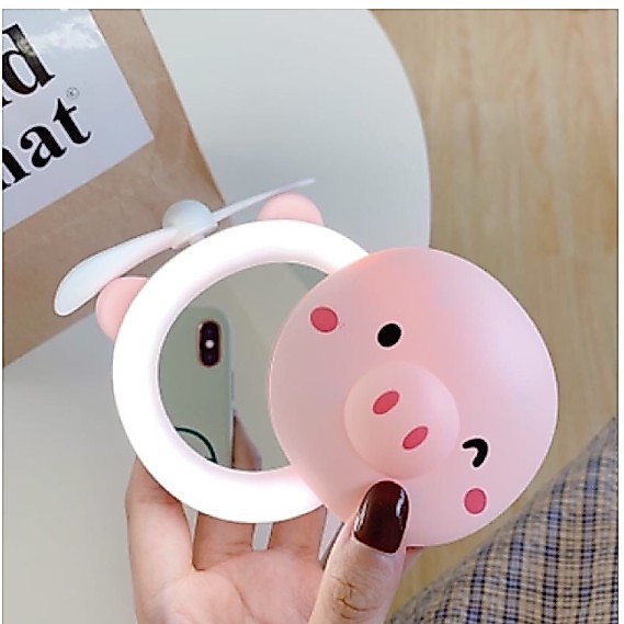 พัดลม กระจกหมูพกพา มีไฟ LED มีพัดลมสามารถเสียบชาตได้(B0040) แถมสายชาตให้ด้วย สะดวกมากๆ