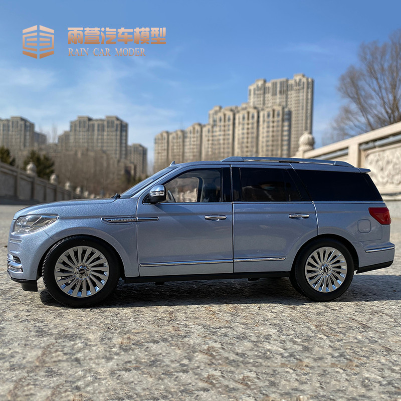 โมเดลรถ Lincoln Navigator ดั้งเดิม 1: 18 Lincoln Navigator จําลองโมเดลรถโลหะผสมคอลเลกชัน Lincoln