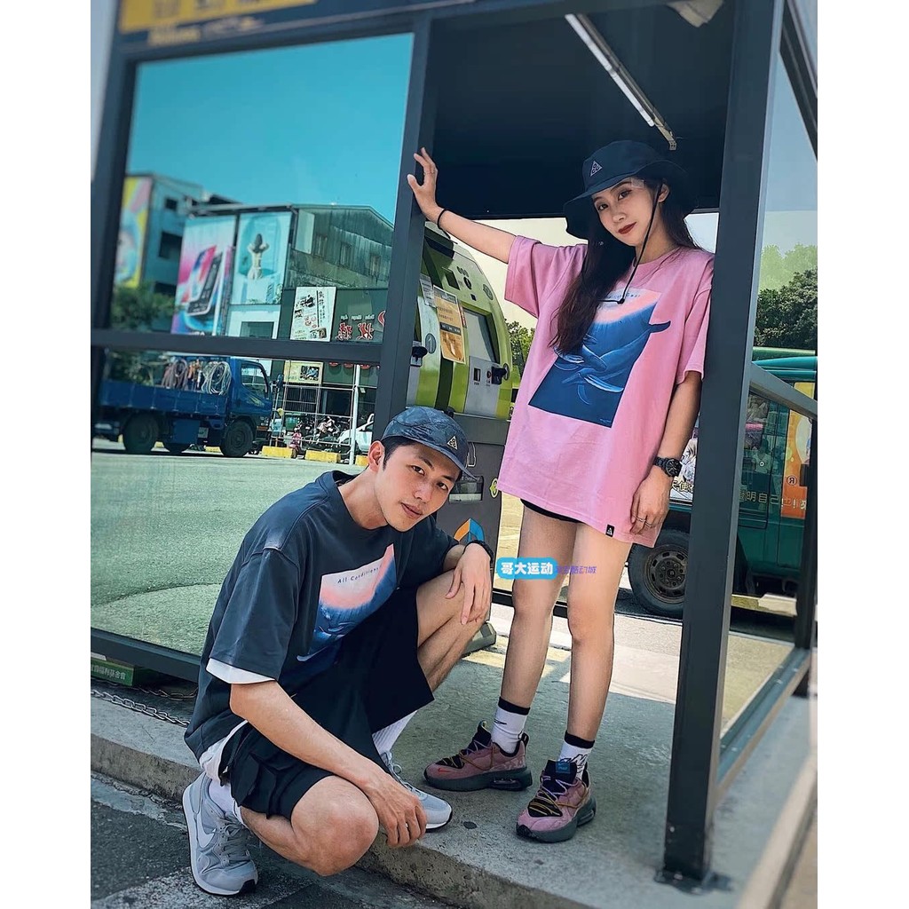 เสื้อยืดNike ACG Whale สไตล์กีฬารอบคอดีไซน์สบายสำหรับทั้งผู้ชายและผู้หญิง