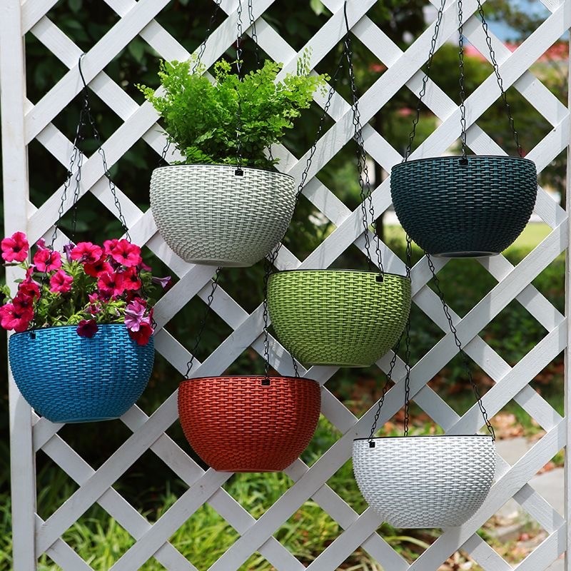 กระถางแขวนตะกร้า กระถางแขวน พร้อมโซ่ กระถางพลาสติก รับน้ำหนักได้ดี พร้อมจานรอง การออกแบบที่สวยงาม