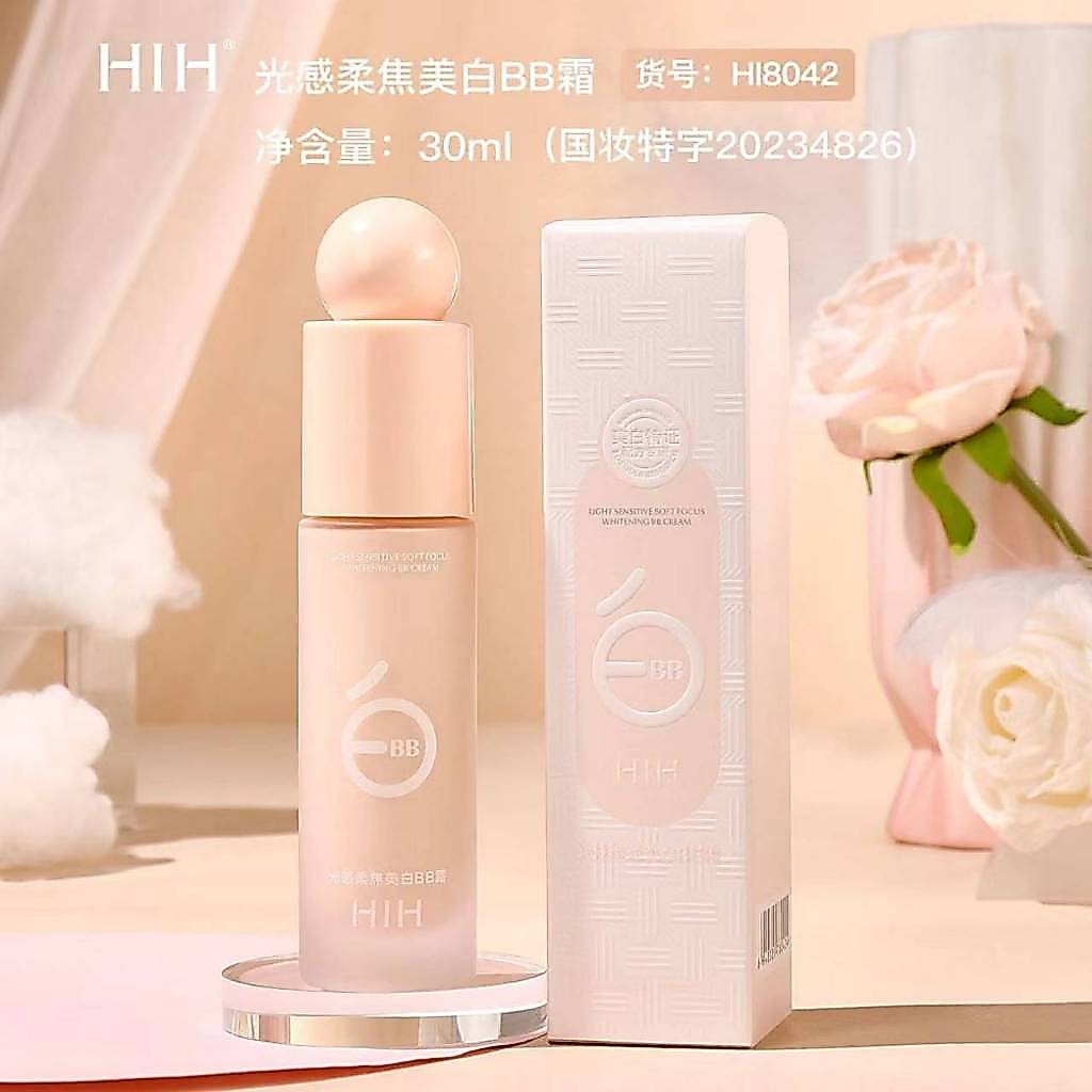 HIH บีบีครีม รองพื้น ผสมไวเทนนิ่ง เนื้อบางเบา เกลี่ยง่าย ปกปิดรอยตำหนิได้ดี กันน้ำ 30 ml.