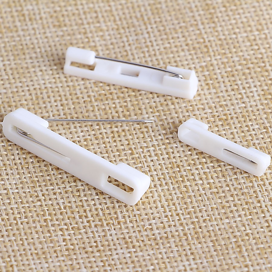 10 ชิ้น/เซ็ต 3.1/3.7 ซม.พลาสติกสีขาว Badge Safety Pin Corsage ดอกไม้ฐานเข็มกลัด DIY เครื่องประดับอุปกรณ์เสริม
