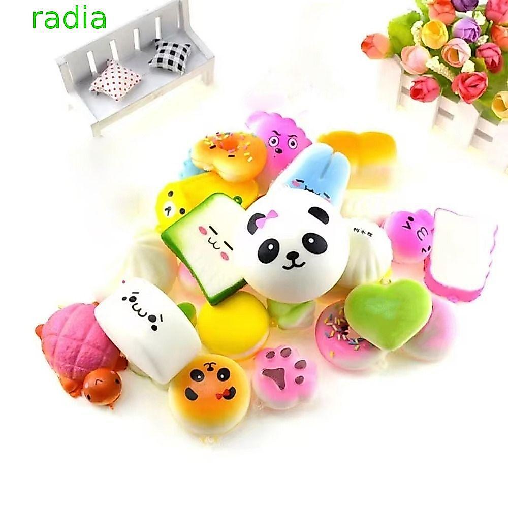 RADIANTZAP Squishes ของเล่น,สายคล้องโทรศัพท์มือถือแกล้งทําเป็นอาหารนุ่มขนมปังของเล่น,ของขวัญวันเกิด Kawaii Banana Toast พวงกุญแจน่ารักบีบเค้กเด็กของขวัญ