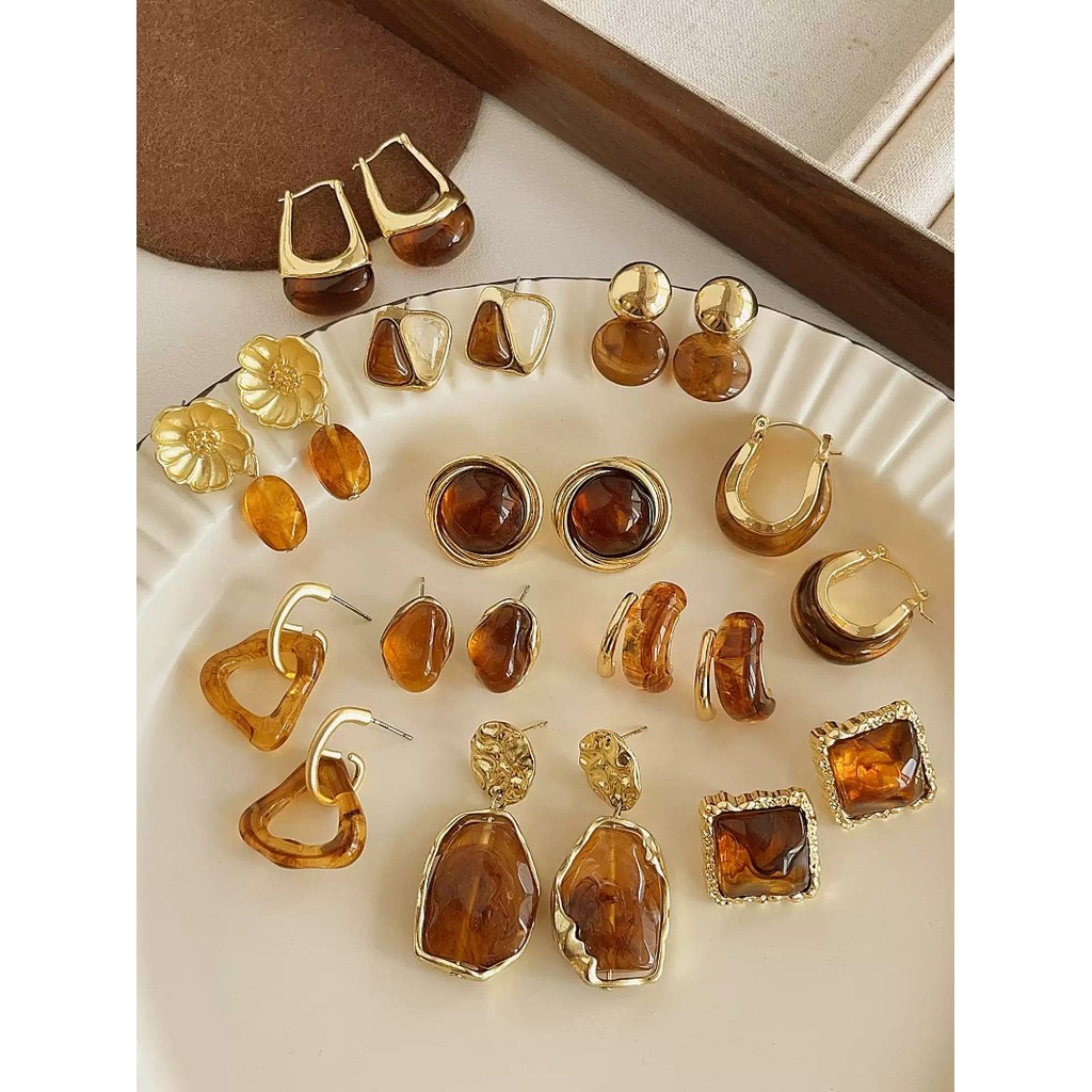 Retro Amber Simple ต่างหู 2026 ต่างหูอารมณ์สุภาพสตรีสไตล์ใหม่