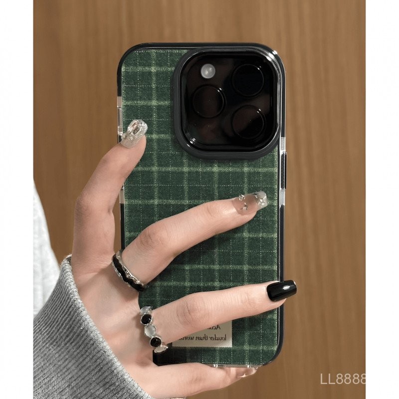 เคสโทรศัพท์ เหมาะสําหรับ iPhone สีเขียวเข้มลายสก๊อตภาษาอังกฤษ 17/16/15promax/14 สไตล์ใหม่ 13/12/11pro Niche xsmax/xr Creative Shock-proof Large Hole รวมทุกอย่างป้องกันกรณี 8YOP