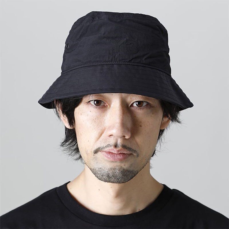 Y-3/Yohji Yamamoto Bucket Hat ผู้ชายผู้หญิงสไตล์เดียวกันไนลอนสีดําคลาสสิกหมวกถังปรับได้