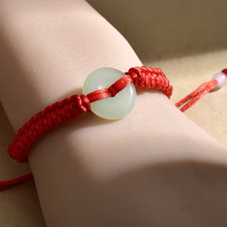 สร้อยข้อมือหยก สายรัดข้อมือ หัวเข็มขัดหยกถัก นําโชค เชือกสีแดง สร้อยข้อมือ กําไลข้อมือ ย้อนยุค(สินค้าส่งจากไทย)