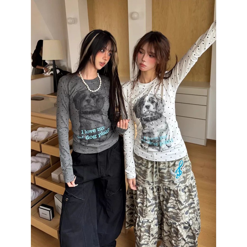 เสื้อยืดแขนยาวคอกลมพิมพ์ลายจุดย้อนยุคอเมริกันของผู้หญิง   ﻿ ﻿