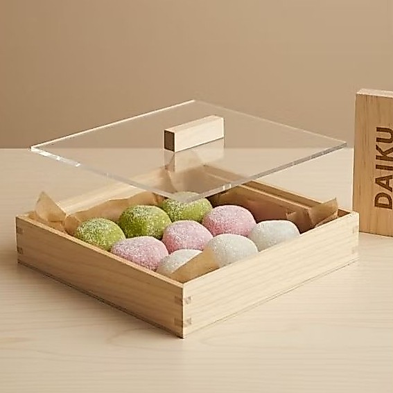 MOCHI BOX WITH LIFT LID 30x30x6