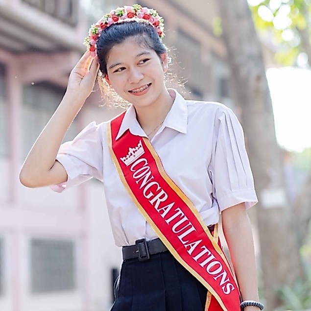 มงกุฎดอกไม้วินเทจ มงกุฎปัจฉิม มงกุฎจบการศึกษา ปรับระดับได้ใส่ได้ทั้งเด็กและผู้ใหญ่ มีหลายแบบให้เลือก