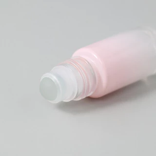 ขวดพาสเทล ขวดลูกกลิ้ง5/10ml ขวดแก้วแบบหนาสีชมพูไล่โทนไปอ่อน แบบโรลออนใส่น้ำมัน น้ำหอม เป็นรีฟิล แบบเติมได้ พกพาสะดวก