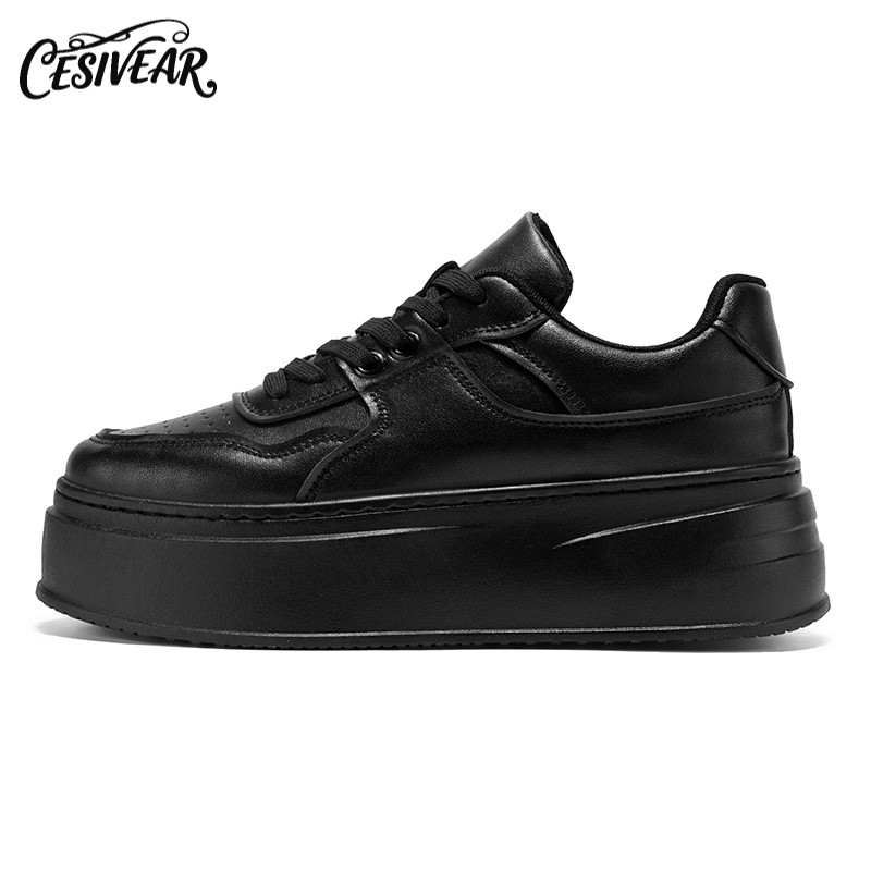 [CESIVEAR] 2025 สไตล์ใหม่สบายน้ําหนักเบาหนังนุ่มสีดํารองเท้าเกาหลีรุ่น Preppy สไตล์รองเท้ากีฬาลําลอง