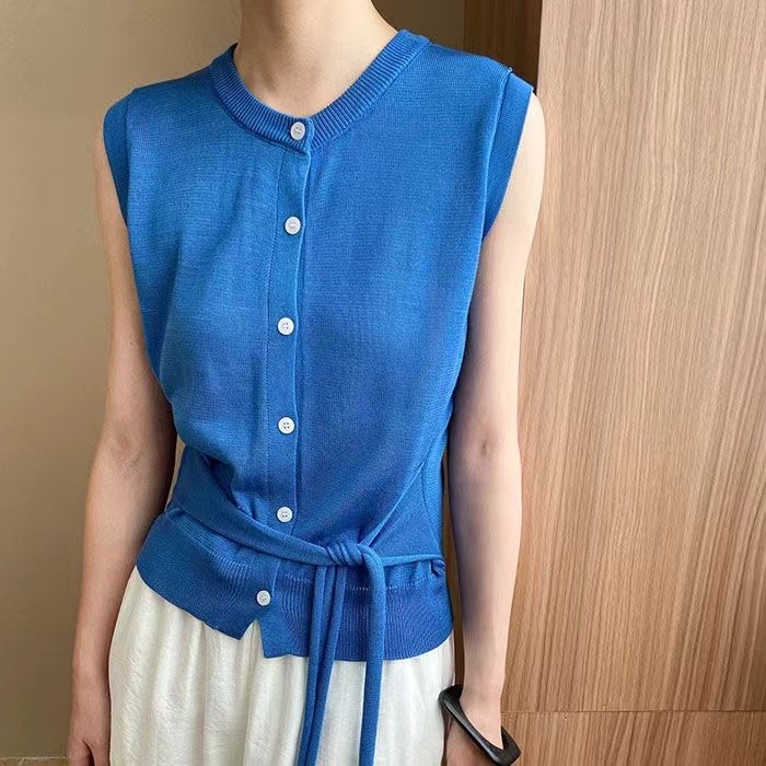 เสื้อแขนกุดสไตล์เกาหลีสำหรับฤดูร้อนปี 2025 วัสดุ Lyocell/Tencel ทรงกระชับเอว สวมใส่ง่าย