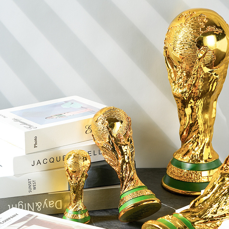 2022 Katar World Cup Model Jewelry Hercules Cup Trophy Football Fan Commemorative Jewelry ราคา ถูกที่สุด ดีลบีเคเค แกลเลอรีภาพที่ 4