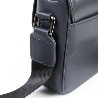 PLAYBOY รุ่น Vanity Crossbody bag กระเป๋าสะพายข้างผู้ชาย รหัส ST-B253PBM325-BL