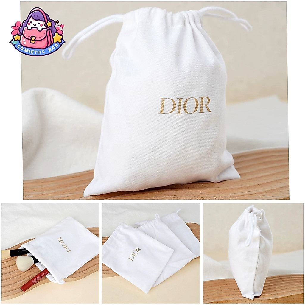 ถุงผ้าหูรูดดิออร์ของแท้100%(รุ่นใหม่)*แบบเชือกหูรูดแบบกลม* size12x15cm ใส่ลิปสติกได้ ของสภาพดีใหม่เอี่ยม พร้อมส่งค่ะ🩷🤍