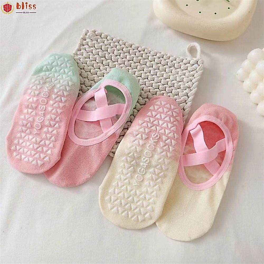 BLLISS ถุงเท้าโยคะ 1 คู่ สำหรับพิลาทิสและฟิตเนส ออกแบบมาสำหรับภายในห้องออกกำลังกาย สไตล์สีสวยงามเหมาะสำหรับฤดูใบไม้ผลิและฤดูร้อน