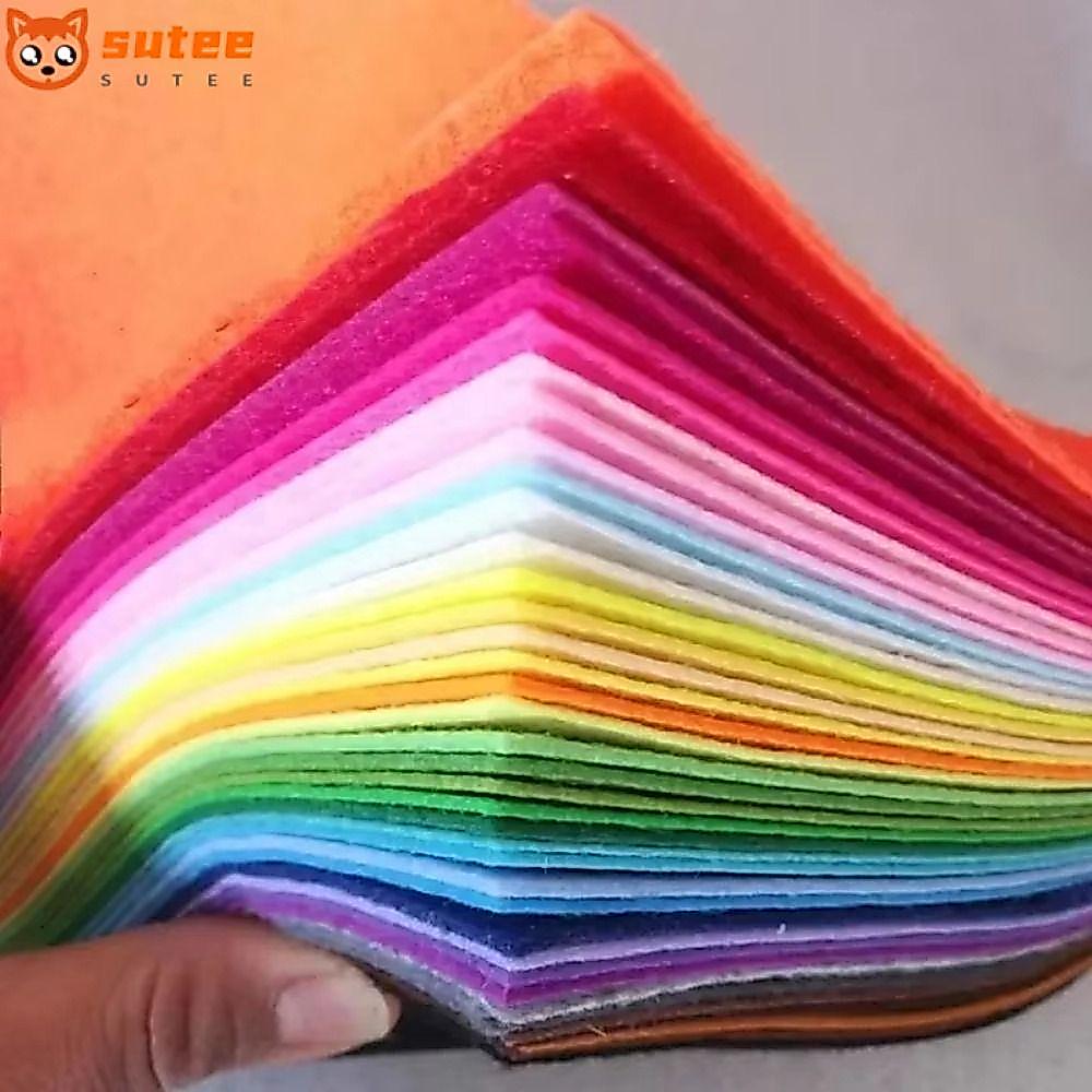 SUTEE 40 ชิ้นผ้าสักหลาดแผ่น,หนา 1 มม.ที่มีสีสันผ้าไม่ทอ,คุณภาพสูงสแควร์ทนทานหัตถกรรมทําด้วยมือ Fabri เย็บ DIY Craft