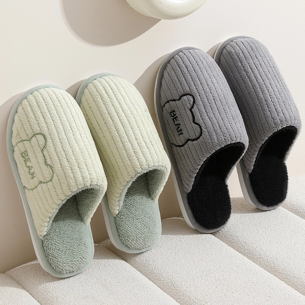 SY SHOP899 รองเท้าใส่ในบ้าน รองเท้าผ้ากำมะหยี่ (ลาย BEAR ) พื้นยาง กันลื่น แนะนำเพิ่ม1ไซส์