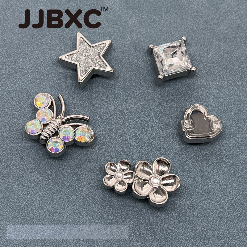 JJBXC ตัวติดรองเท้า charm ผีเสื้อเพชรสีเงิน เพชรขาว หัวใจเงิน ดีไซน์หรู วิบวับ แฟชั่น อุปกรณ์ตกแต่งรองเท้า
