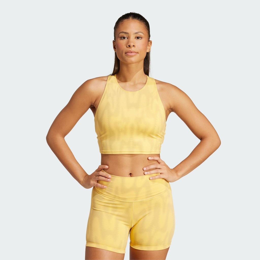 adidas Gym & Training เสื้อกล้ามพิมพ์ลาย Yoga Studio ผู้หญิง สีเหลือง IU3183