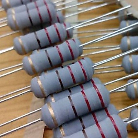 0000932 R 220 Ω 3 W อาร์ 220 โอห์ม 3 วัตต์ 220 โอม ตัวต้านทาน รีชีสเตอร์ Resistor 5 ตัว